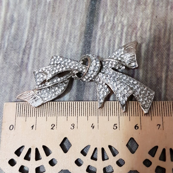 Vintage silver tone brooch - Picture 3 of 3